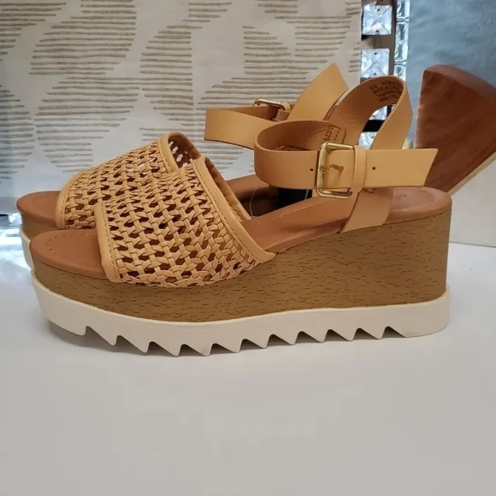 ​Universal Thread Woven Platform Wedge Sandals - Size 9.5